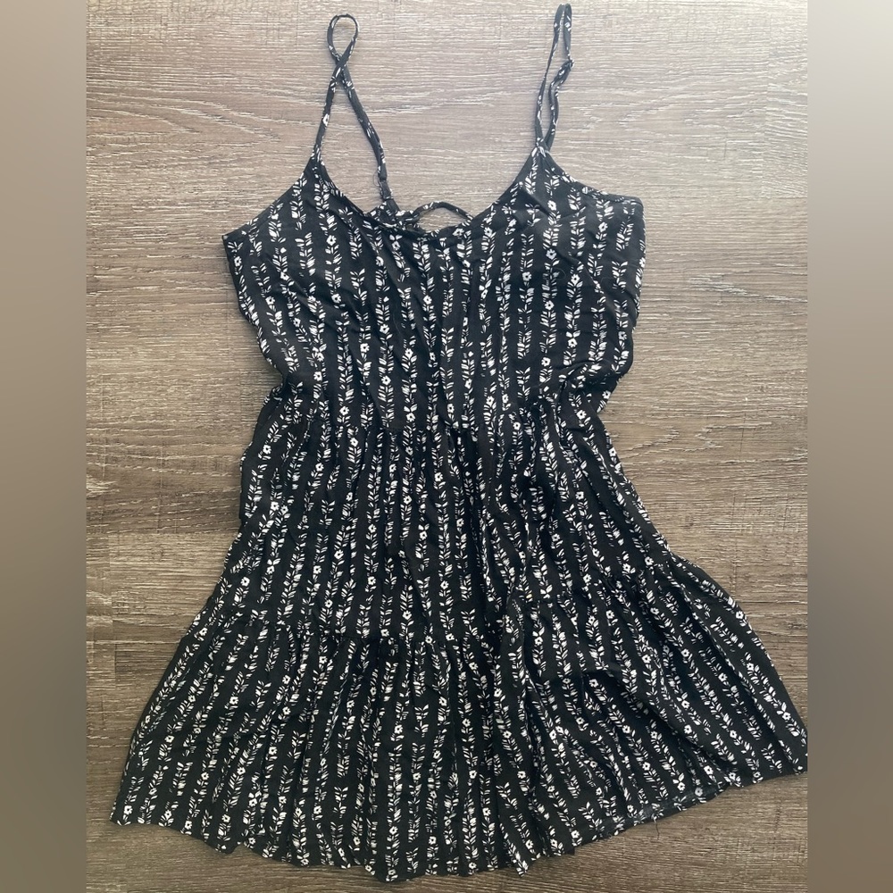 Mudd Black and White Floral Print Dress Size Small